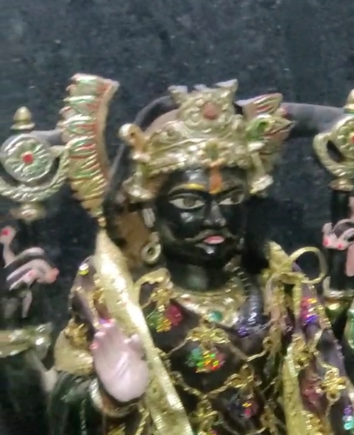 लखनऊः मुस्लिम युवक ने पहचान छिपाकर लेटे हनुमान जी मंदिर में तोड़ी शनिदेव की मूर्ति